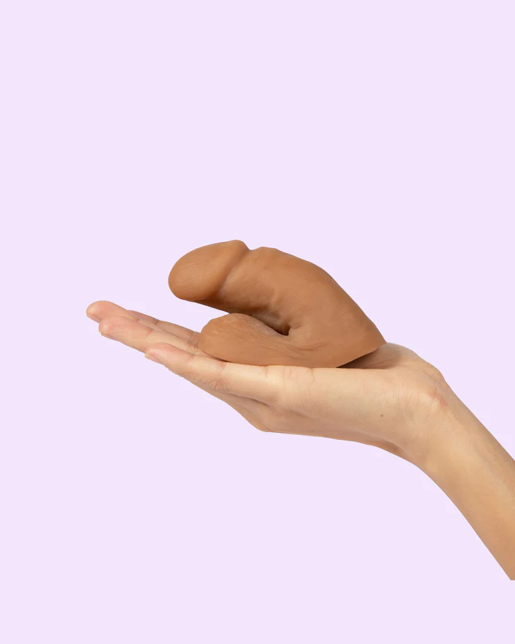 WFH-Packer_Tan-M-4-Hand